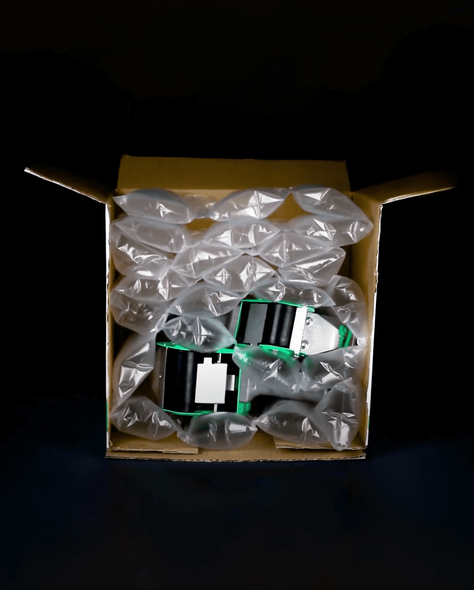 7. Devek Air - Caja con poliburbuja.png